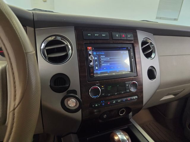 Used 2008  Ford Limited image 22