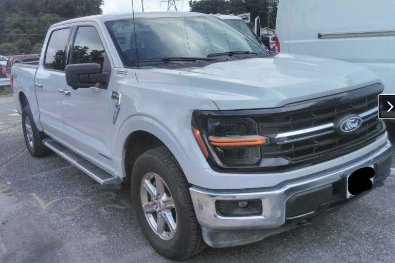 Used 2024 Avalanche Gray Ford XLT image 6