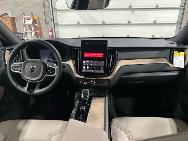2026 Volvo XC60 Plus - Photo 17