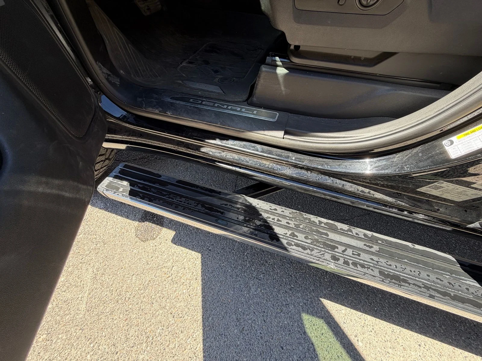 Used 2021 Black GMC Denali image 6