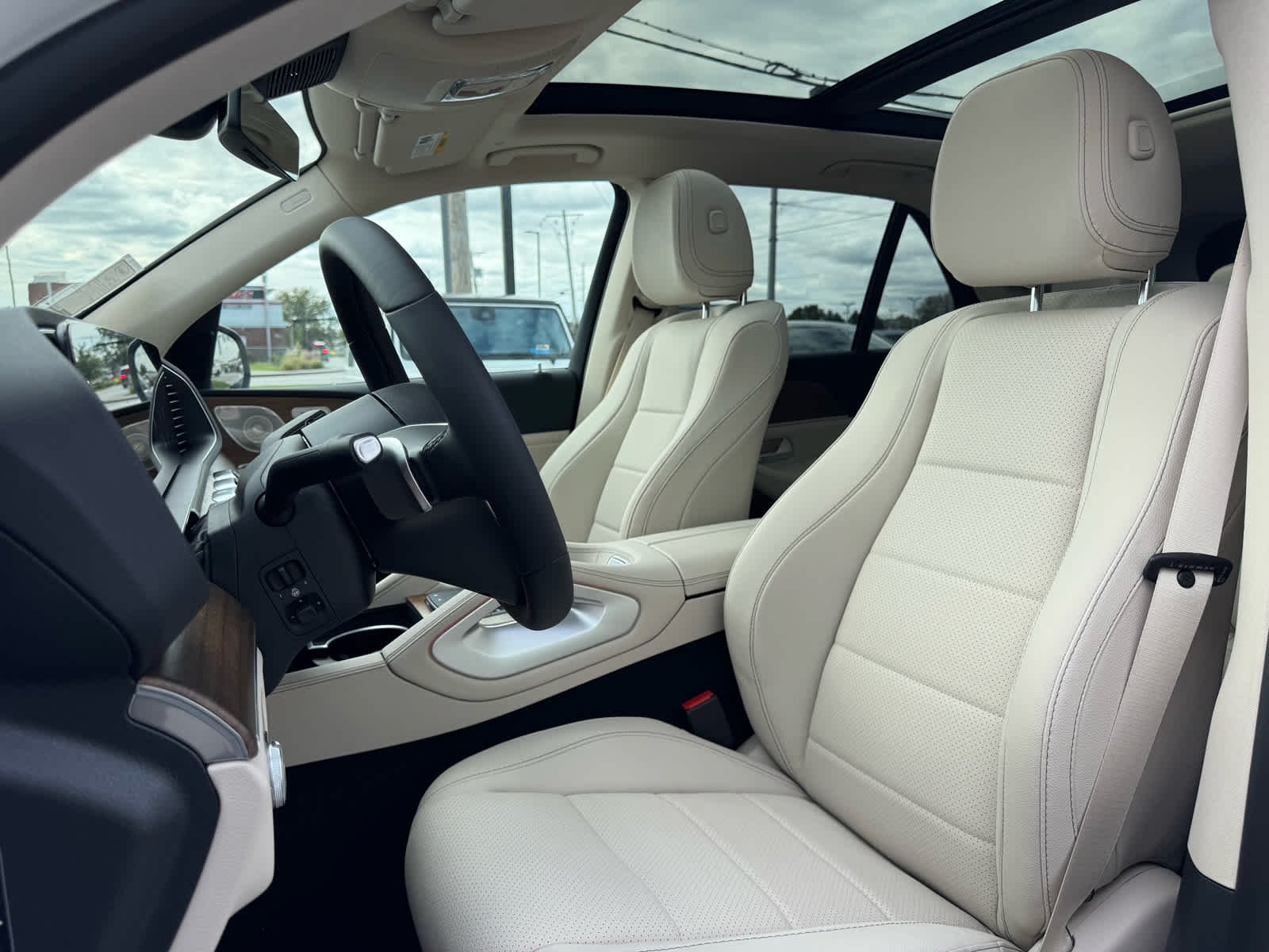 New 2026 Polar White Mercedes-Benz GLE 450 image 15