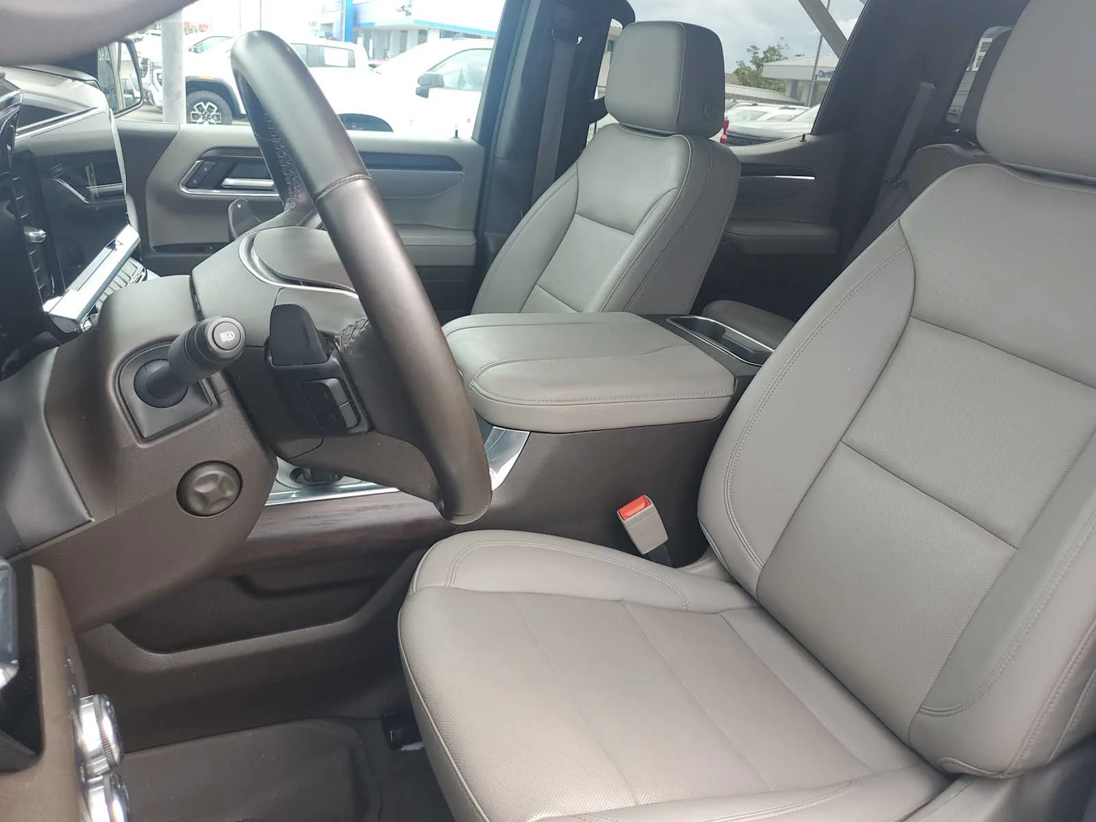 Used 2024 Summit White GMC SLT image 16