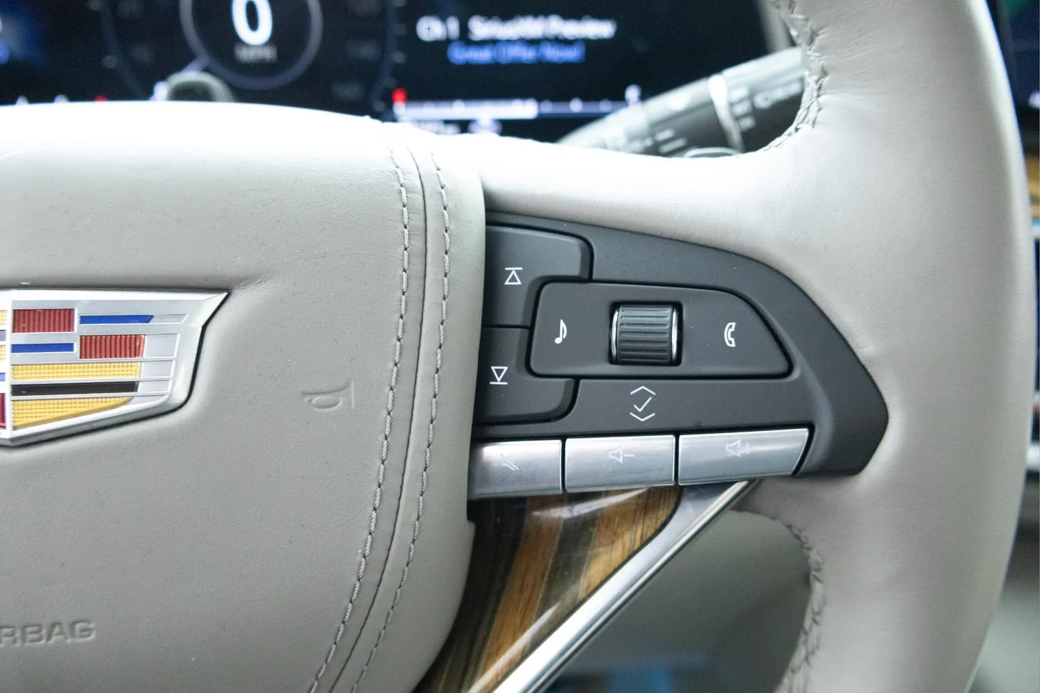 Used 2024 Crystal White Tricoat Cadillac Sport Platinum image 22