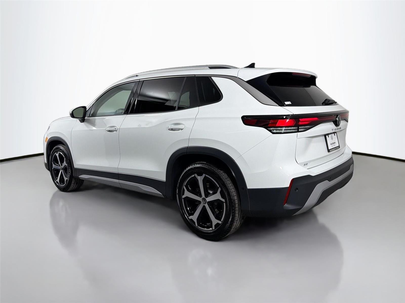 New 2026 Pure White Volkswagen SE image 7