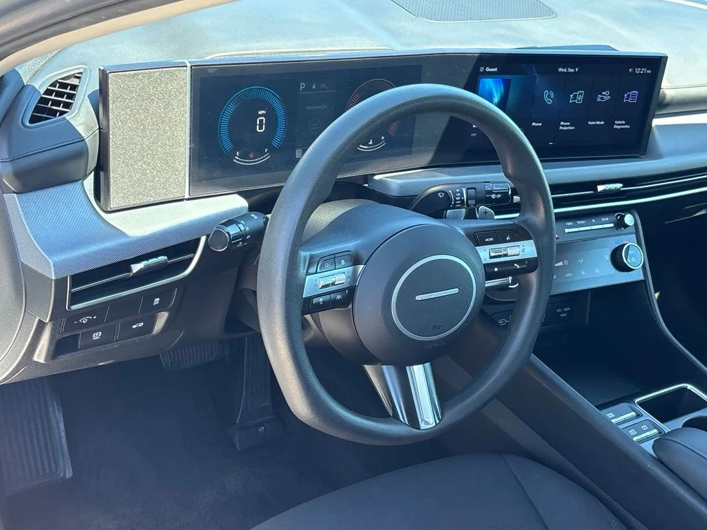 Used 2025 Aero Silver Hyundai SEL image 8