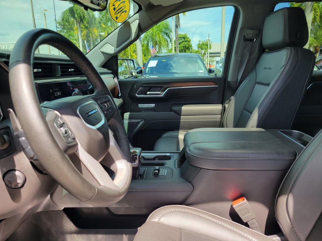 Used 2025 Silver GMC Denali image 15