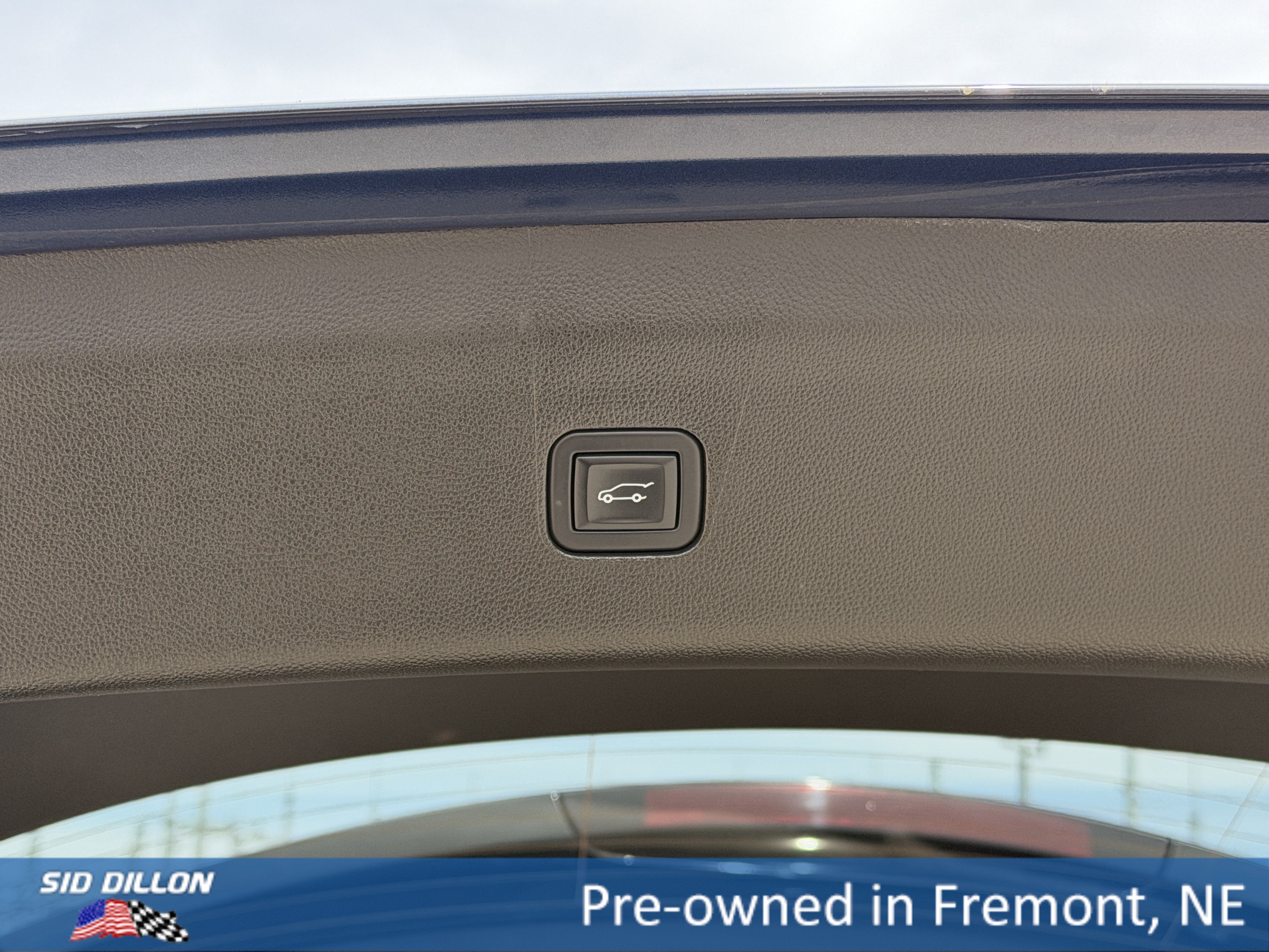 Used 2023 Emperor Blue Metallic Buick Avenir image 7