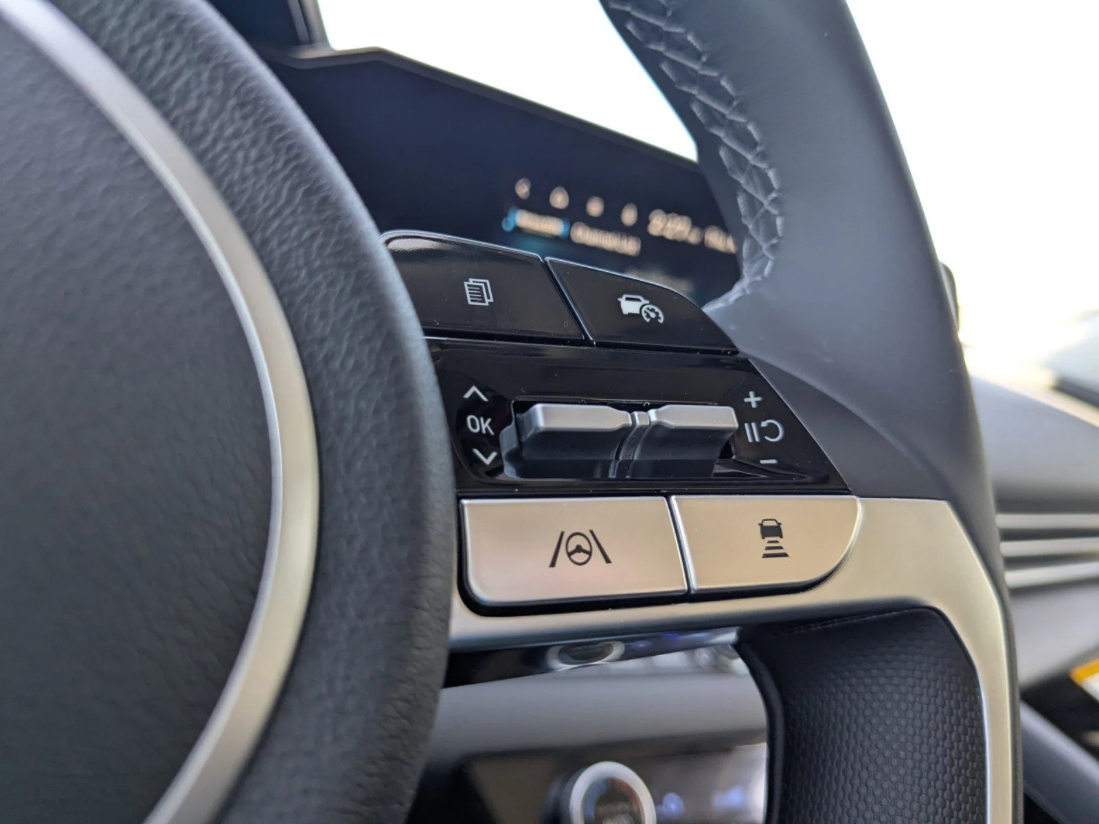 2025 Hyundai Elantra SEL - Photo 18