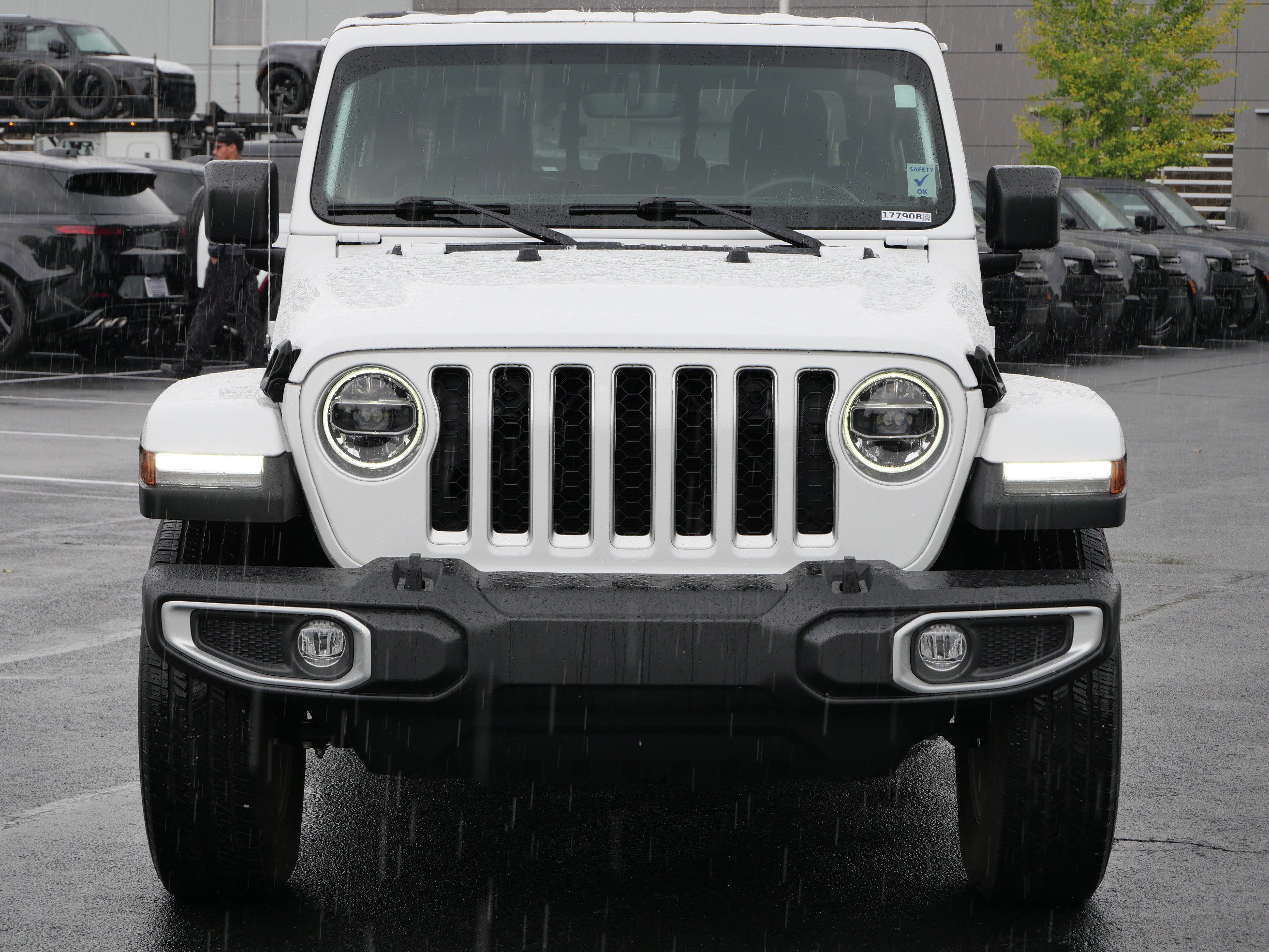 Used 2022 Bright White Clearcoat Jeep Overland image 9