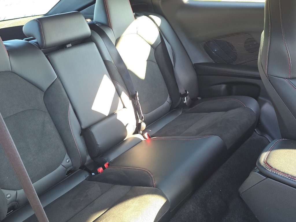 Used 2025 Diamond Black Crystal Pearl Coat Dodge R/T Scat Pack image 27