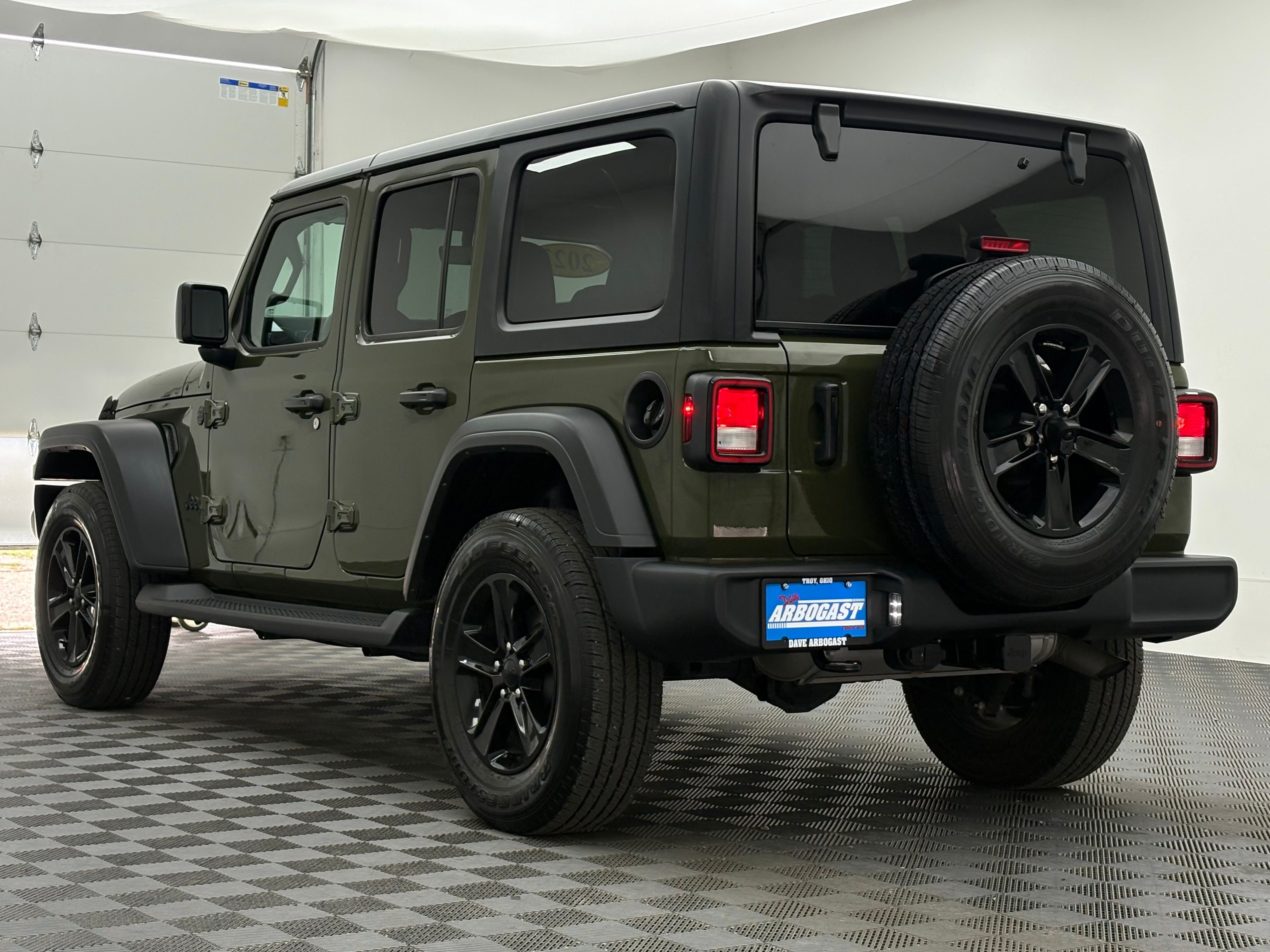 Used 2022 Sarge Green Clearcoat Jeep Unlimited Sport Altitude image 12