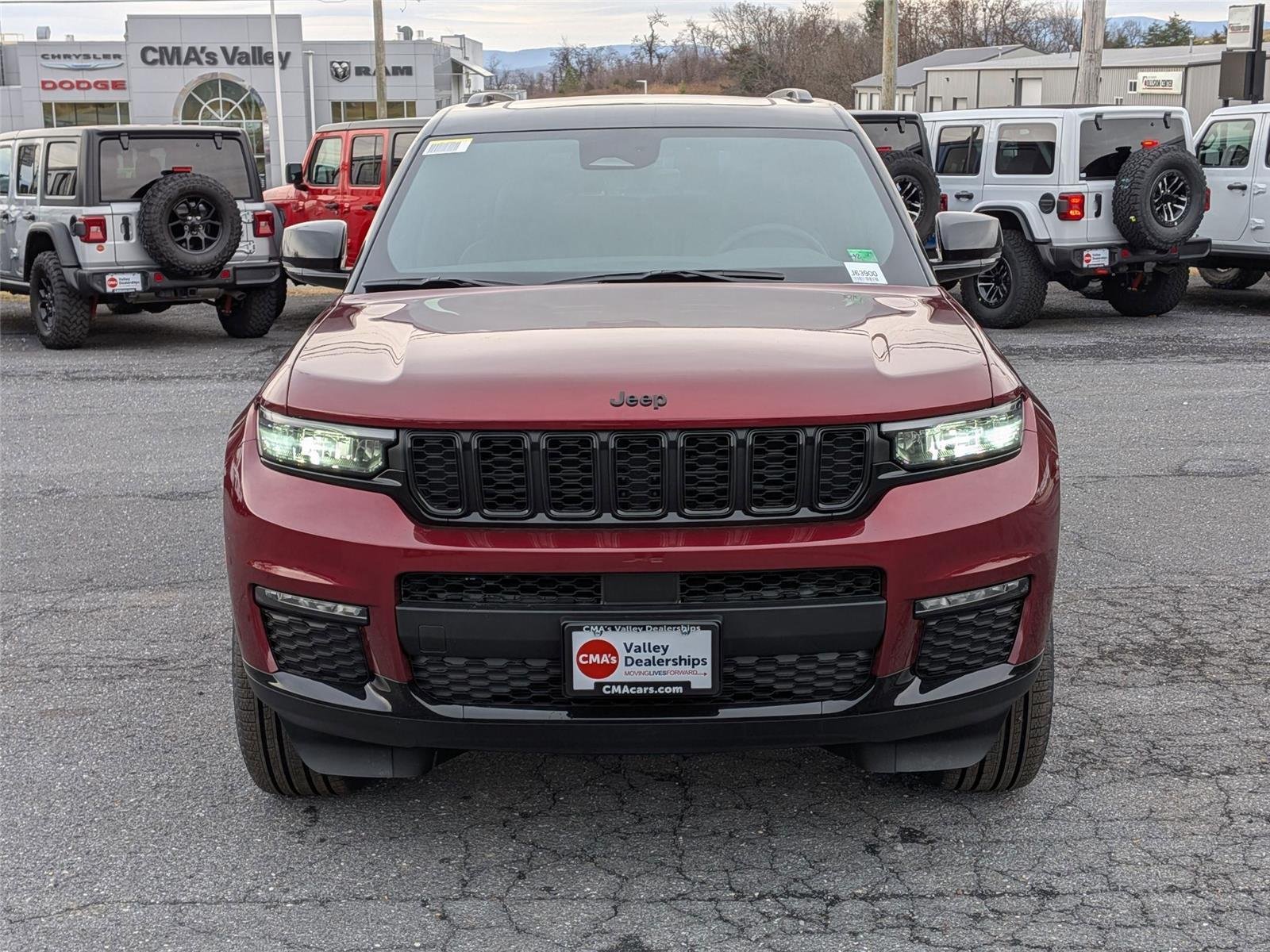 New 2025 Velvet Red Pearl-Coat Exterior Paint Jeep Limited image 2