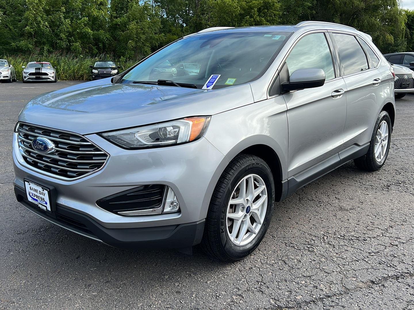 Used 2021 Iconic Silver Ford SEL image 3