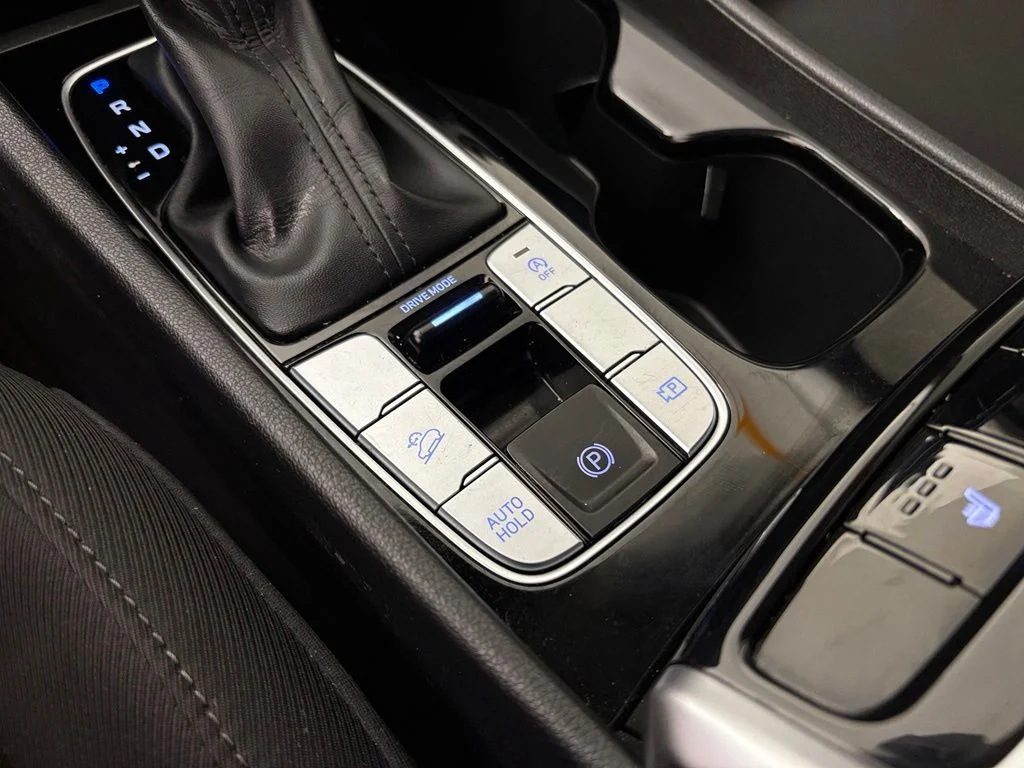 Used 2024 Gray Hyundai SEL image 33
