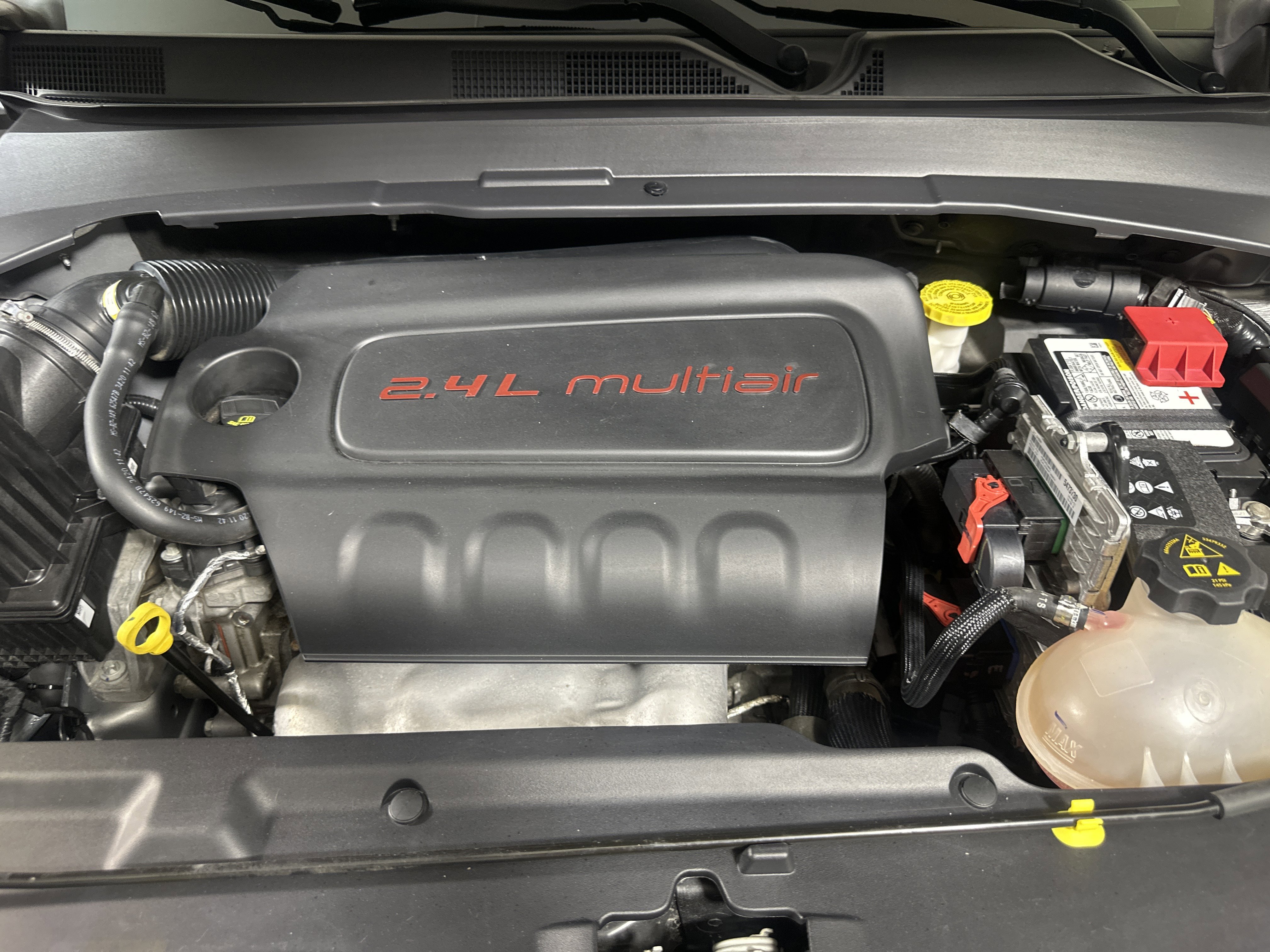 Used 2022 Billet Silver Metallic Clearcoat Jeep Trailhawk image 27