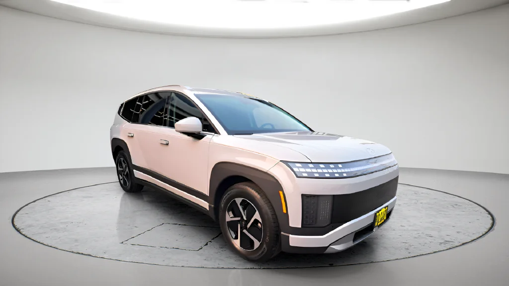 New 2026 Gray Hyundai SE image 3