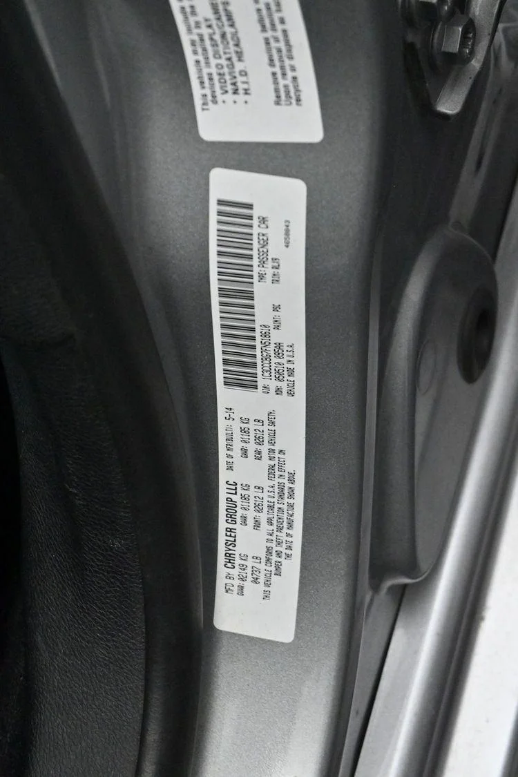 Used 2015 Billet Silver Metallic Clearcoat Chrysler S image 33