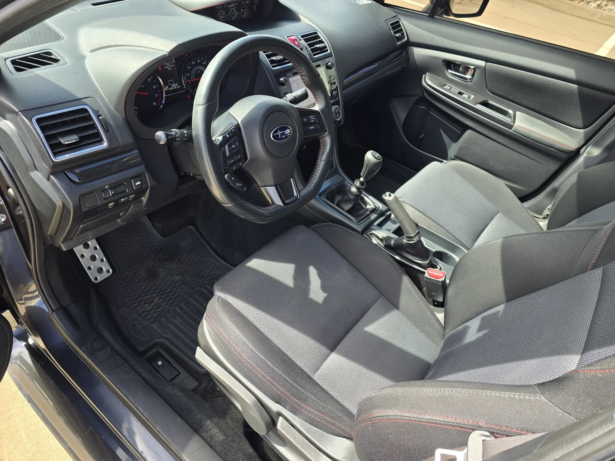 Used 2018 Dark Gray Metallic Subaru Premium image 29