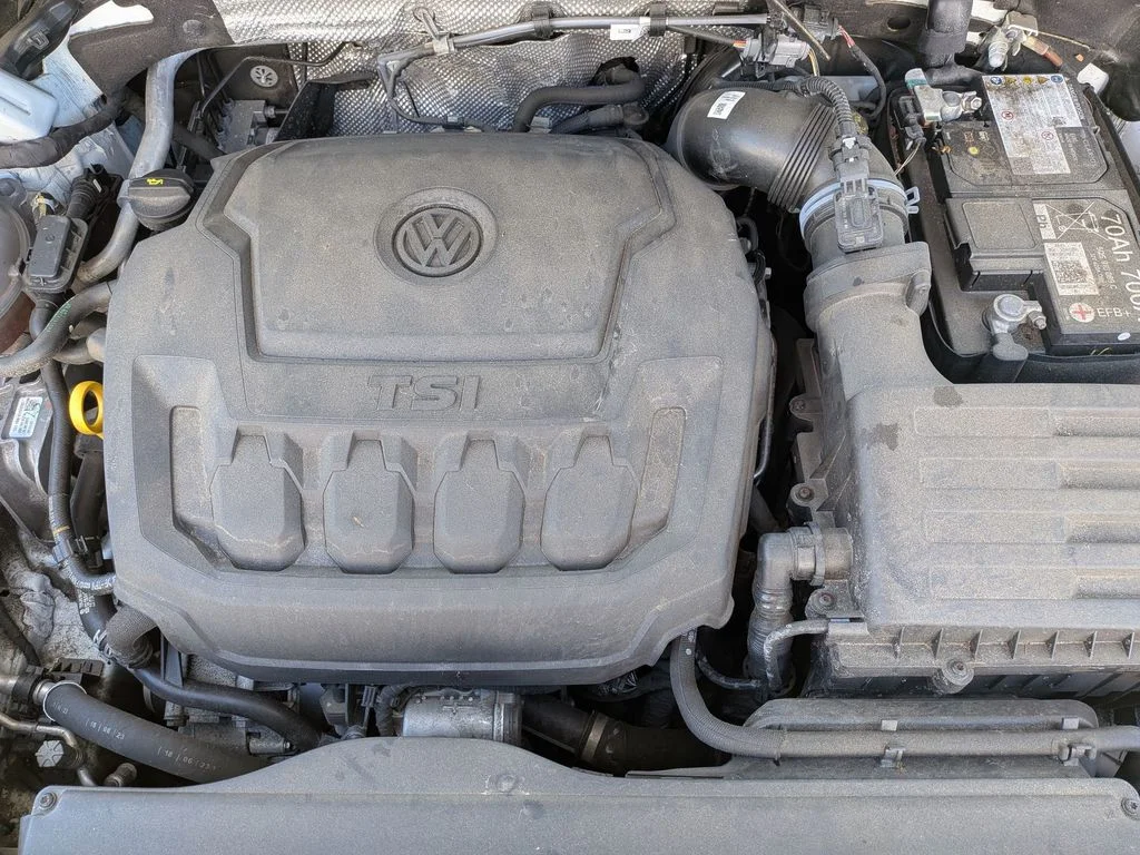 Used 2024 White Volkswagen 2.0T SE image 35