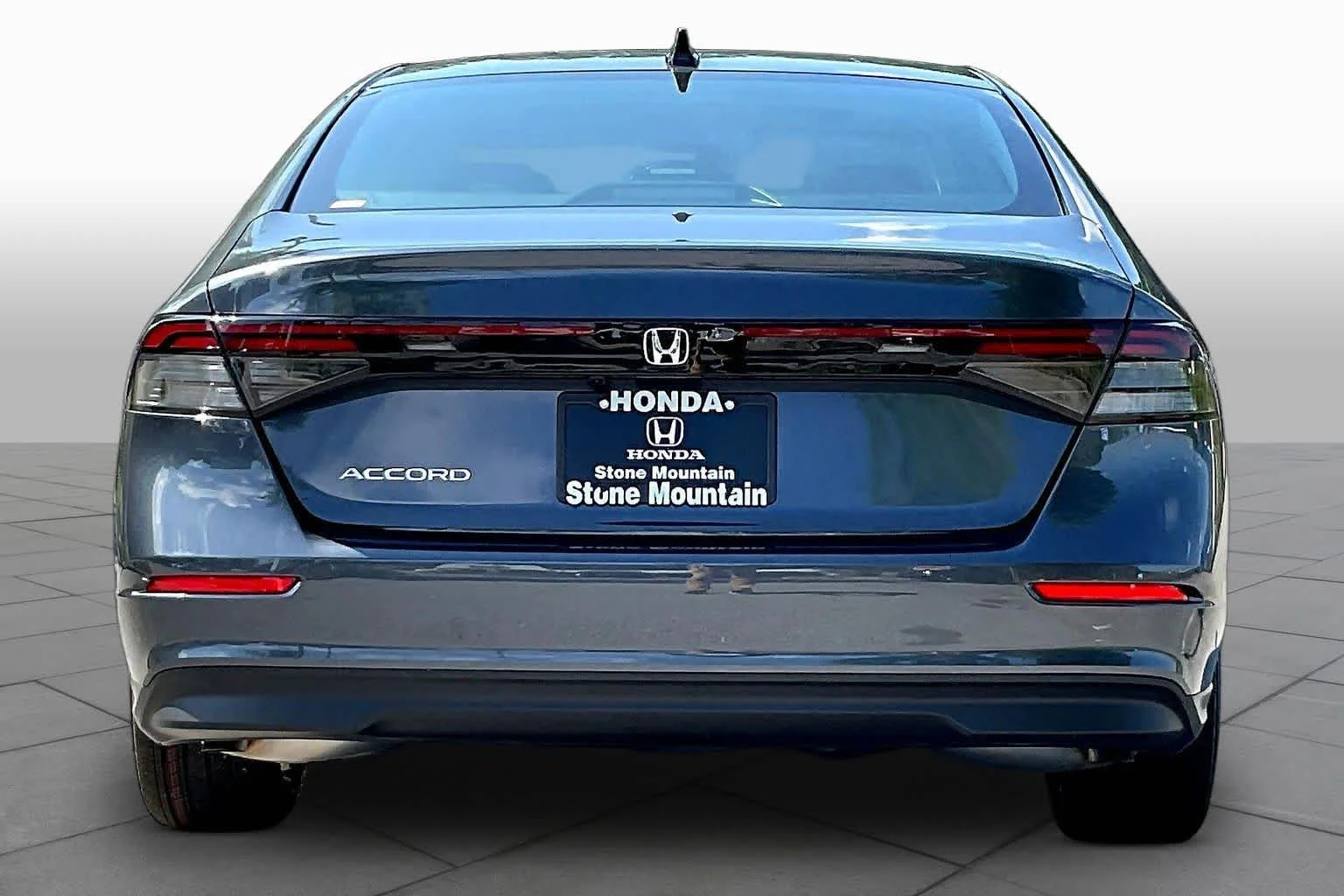 New 2026 Meteorite Gray Metallic Honda SE image 4