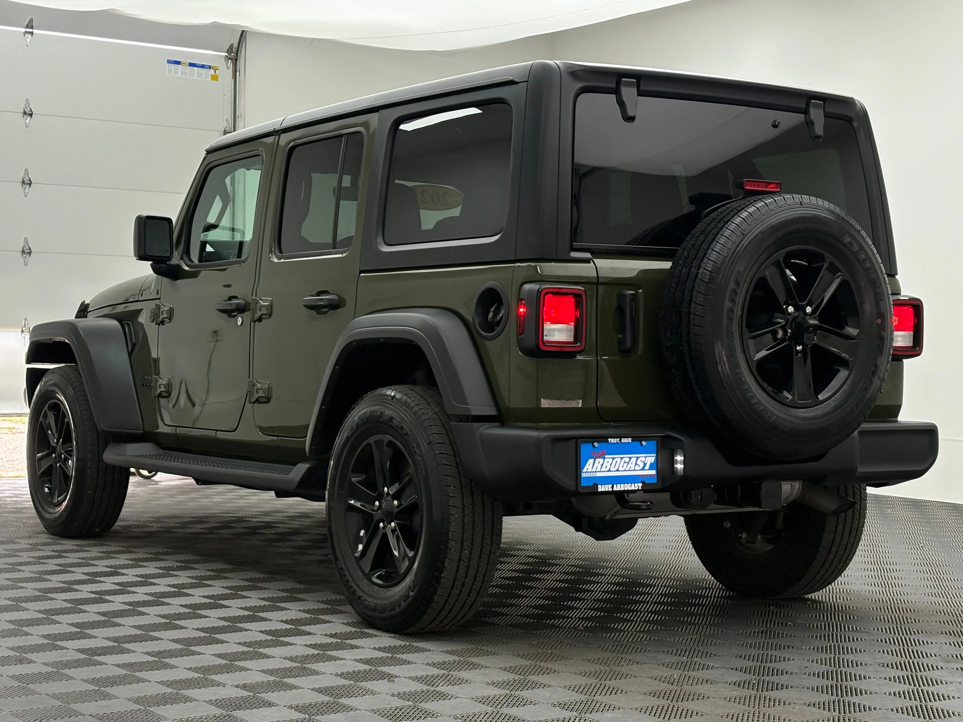 Used 2022 Sarge Green Clearcoat Jeep Unlimited Sport Altitude image 12