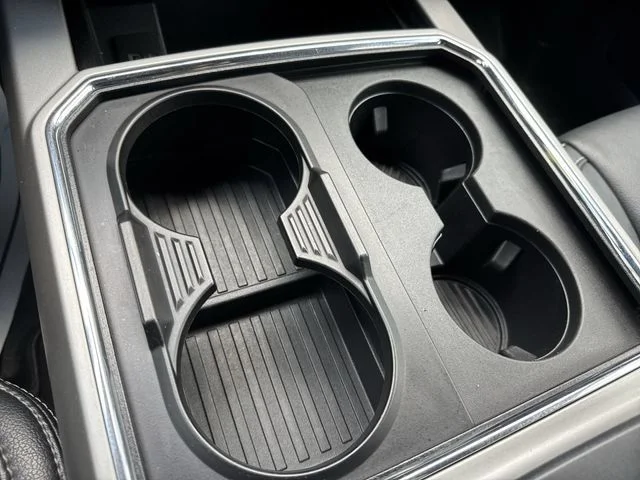 Used 2022 White Ford Lariat image 31