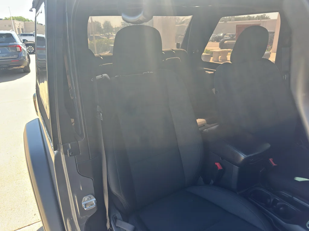 Used 2018 Sting-Gray Clearcoat Jeep Sport image 27