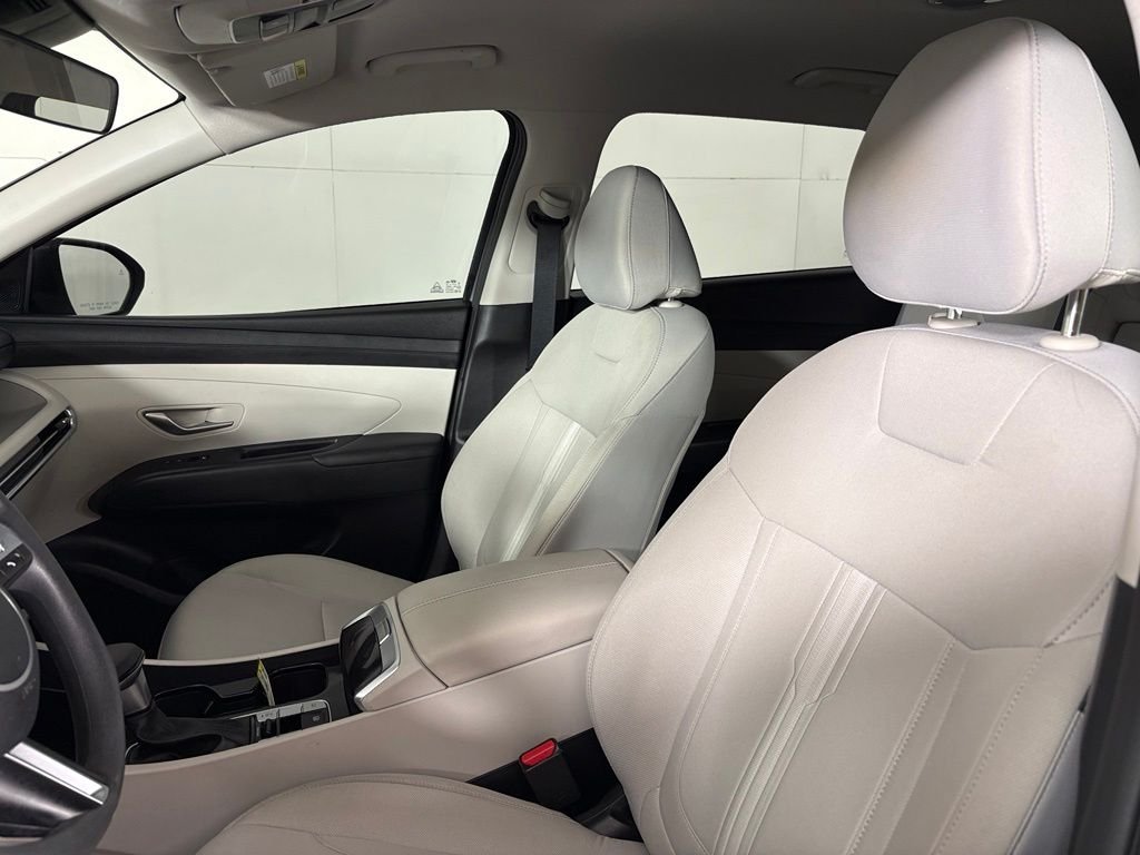 Used 2025 Silver Hyundai SEL image 18