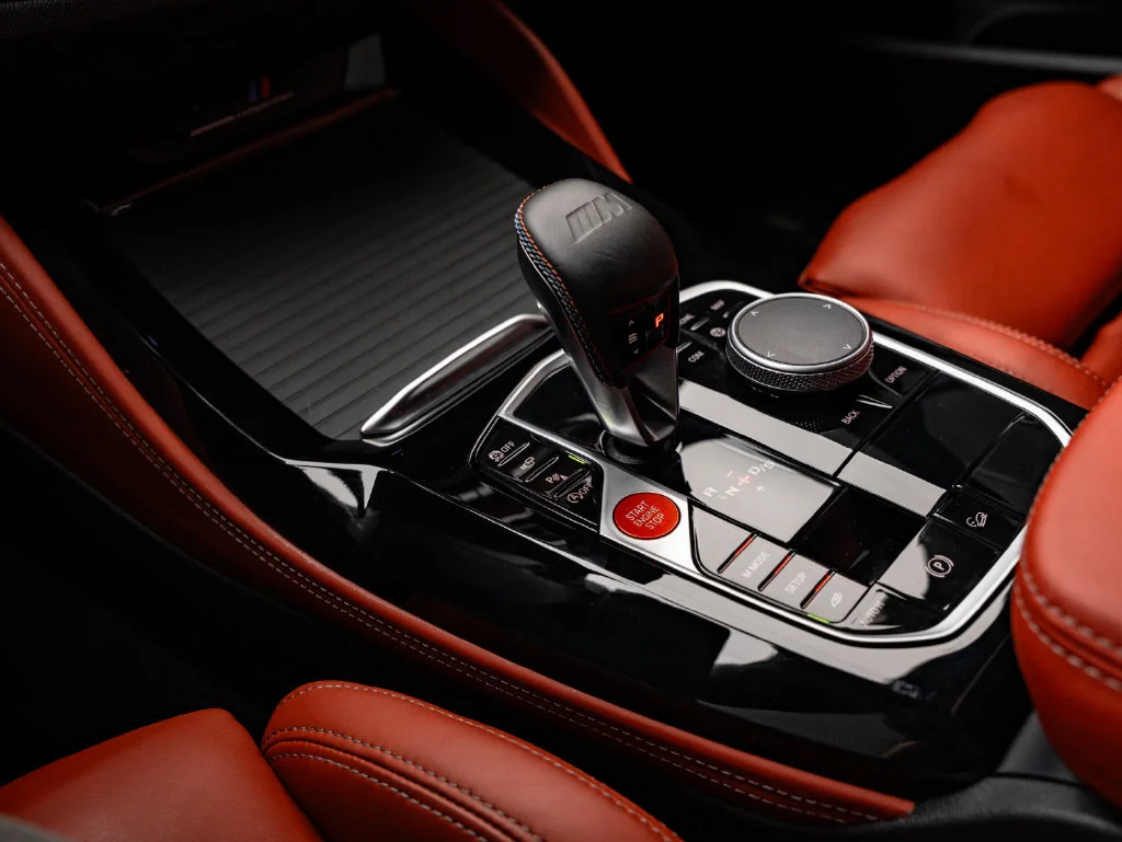 Used 2024 Alpine White BMW  image 38