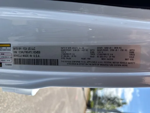 New 2026 Bright White Clear-Coat Exterior Paint Jeep Rubicon X image 16