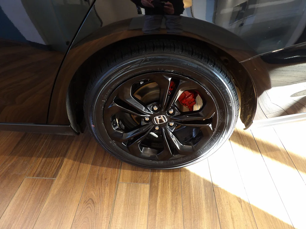 Used 2025 Crystal Black Pearl Honda SE image 9