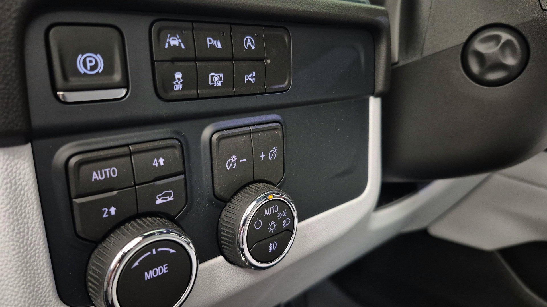 2026 Chevrolet Tahoe Premier - Photo 10