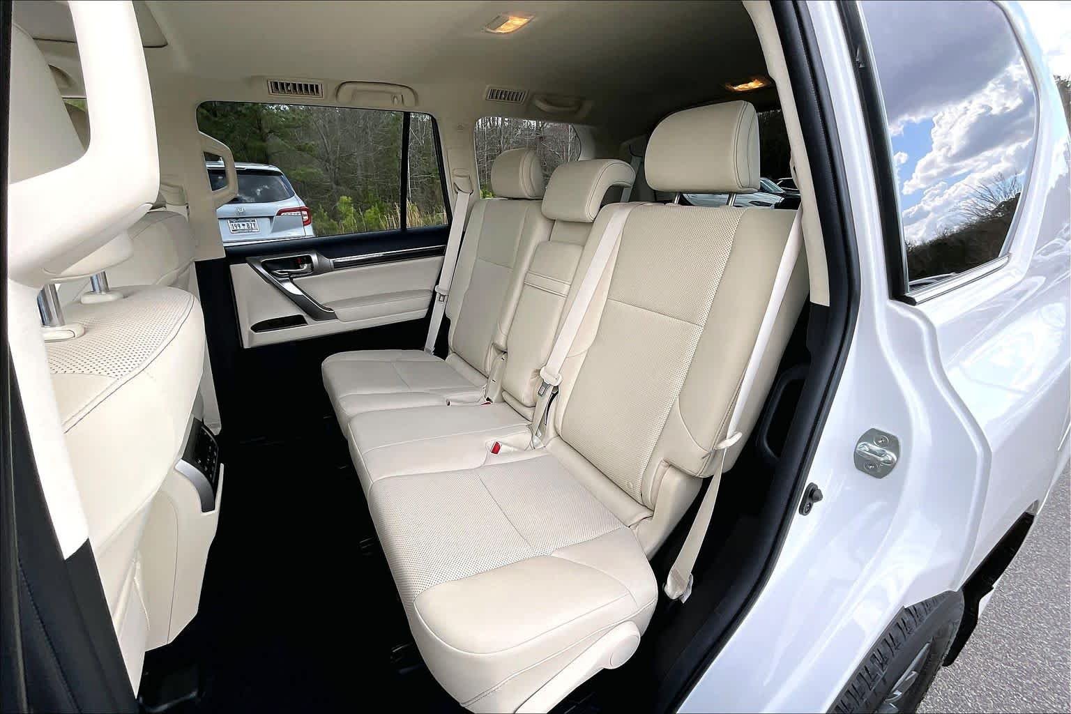 Used 2023 Eminent White Pearl Lexus Premium image 38