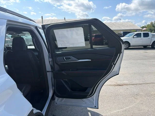 New 2026 Space White Metallic Ford ST-Line image 39