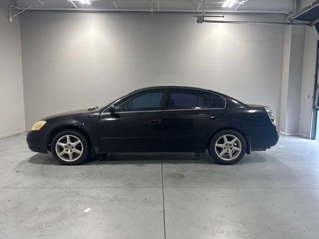 Used 2003 Black Nissan 3.5 SE image 10