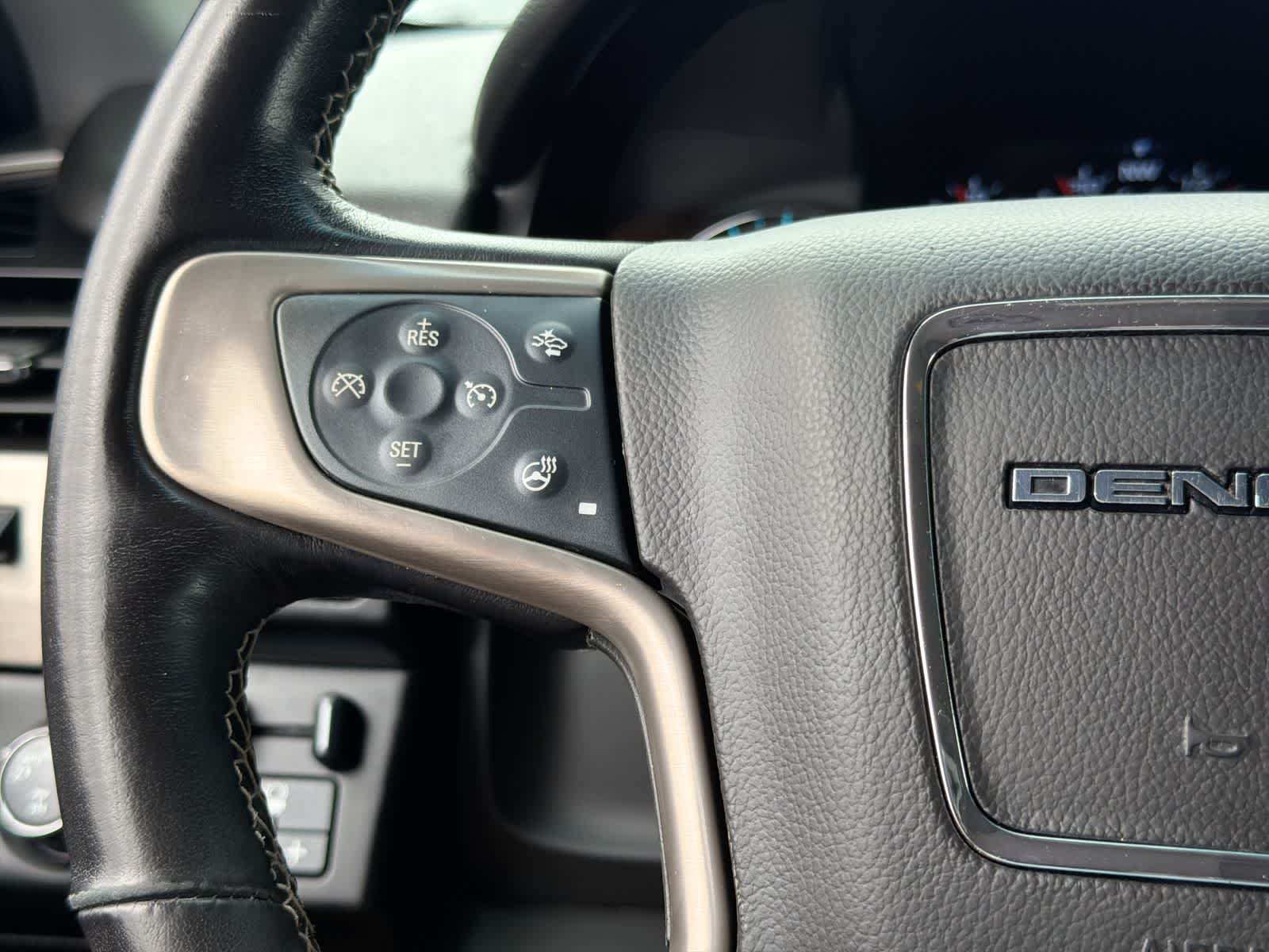 Used 2019 White Frost Tricoat GMC Denali image 25
