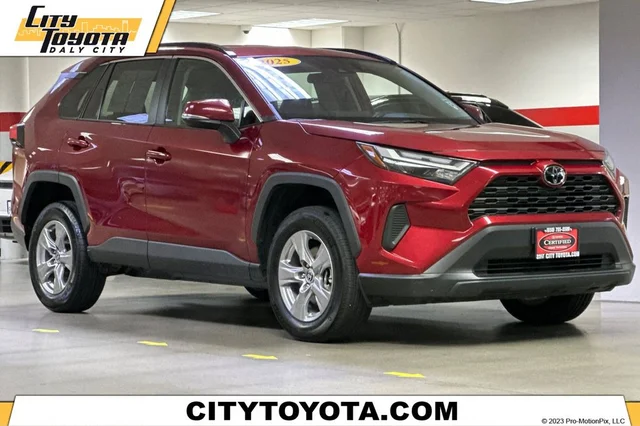 2025 Toyota RAV4 XLE