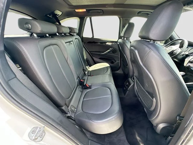 Used 2019 White BMW sDrive28i image 28