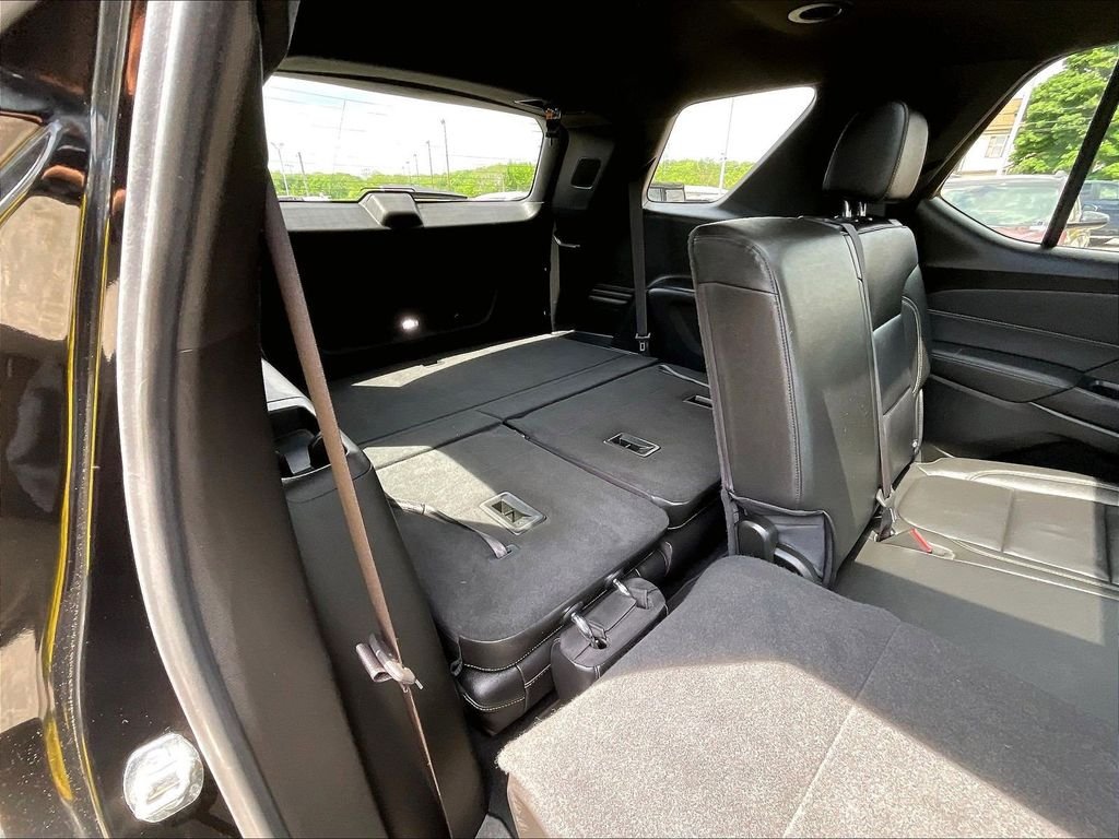 Used 2023 Mosaic Black Metallic Chevrolet LT Leather image 17