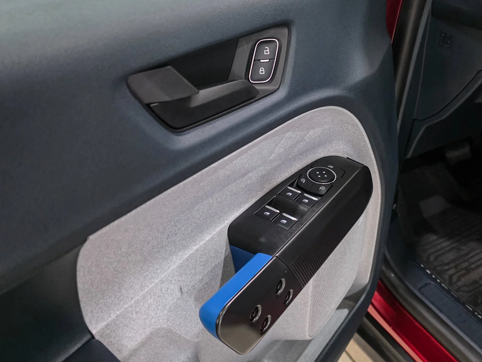 2025 Ford Maverick XLT - Photo 17