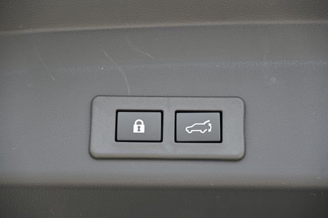 New 2026 White Subaru Onyx Edition Touring 7-Passenger image 16