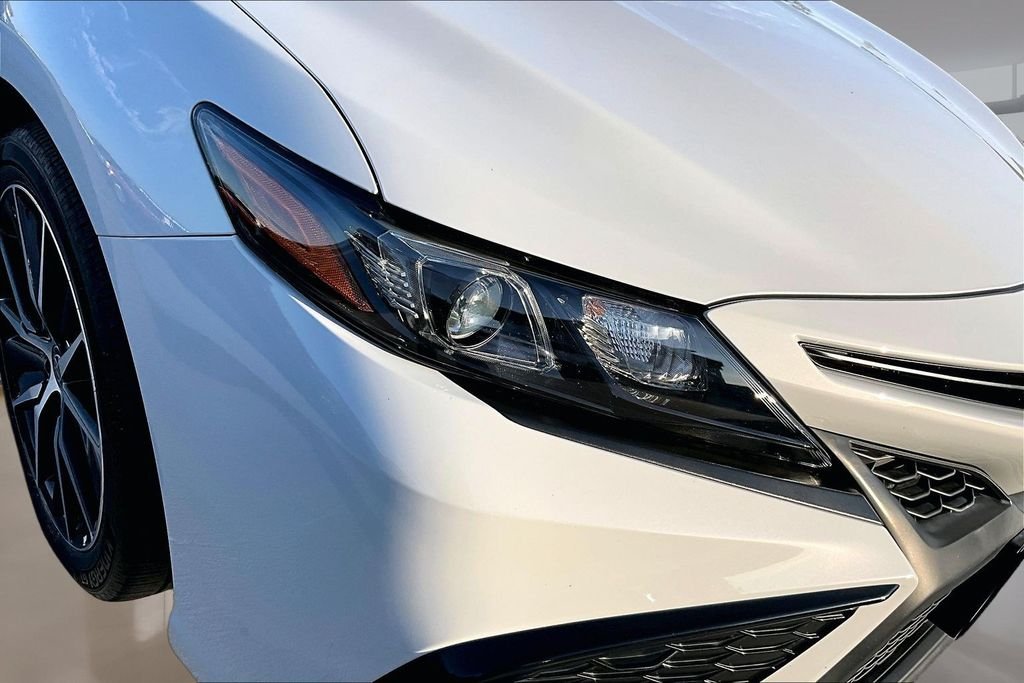 Used 2022 Ice Edge Toyota SE image 30