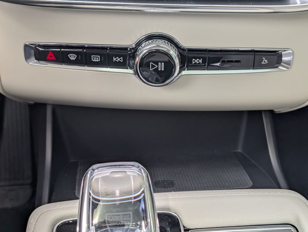 New 2026 Red Volvo B6 Ultra image 27