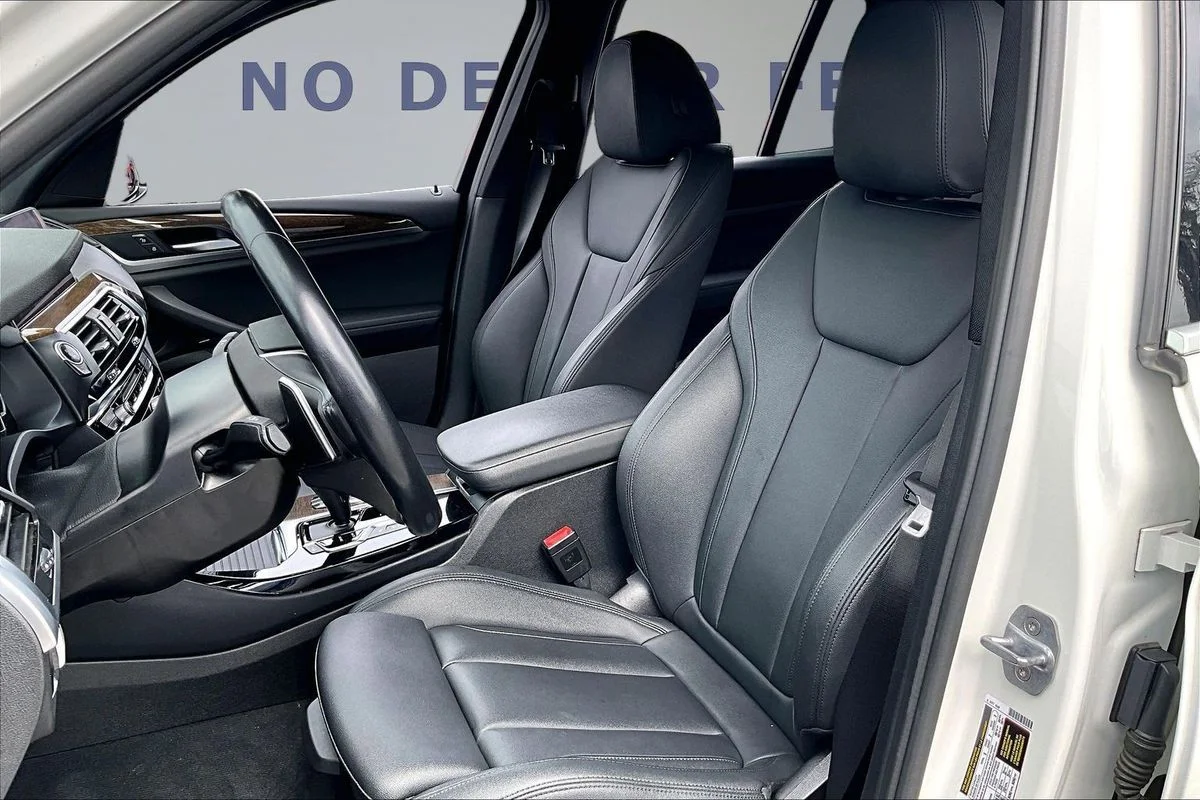 Used 2019 White BMW xDrive30i image 21