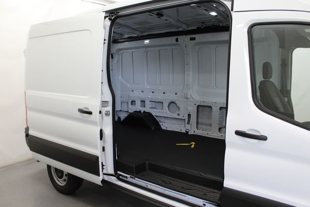 New 2026 Oxford White Ford Cargo Van image 22