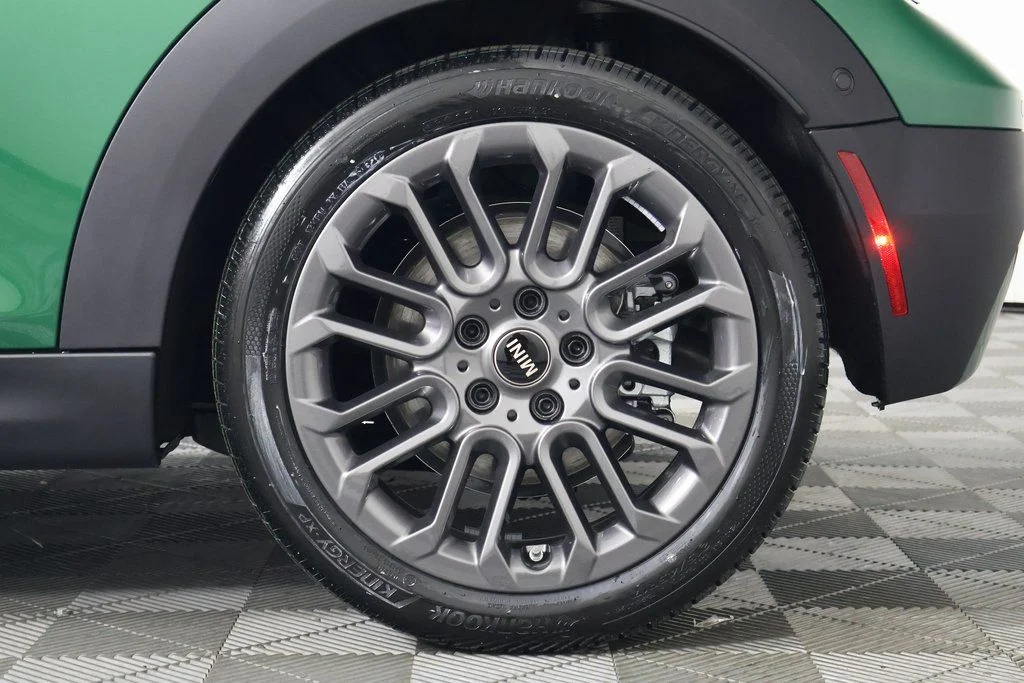 New 2026 British Racing Green MINI Signature Plus image 11