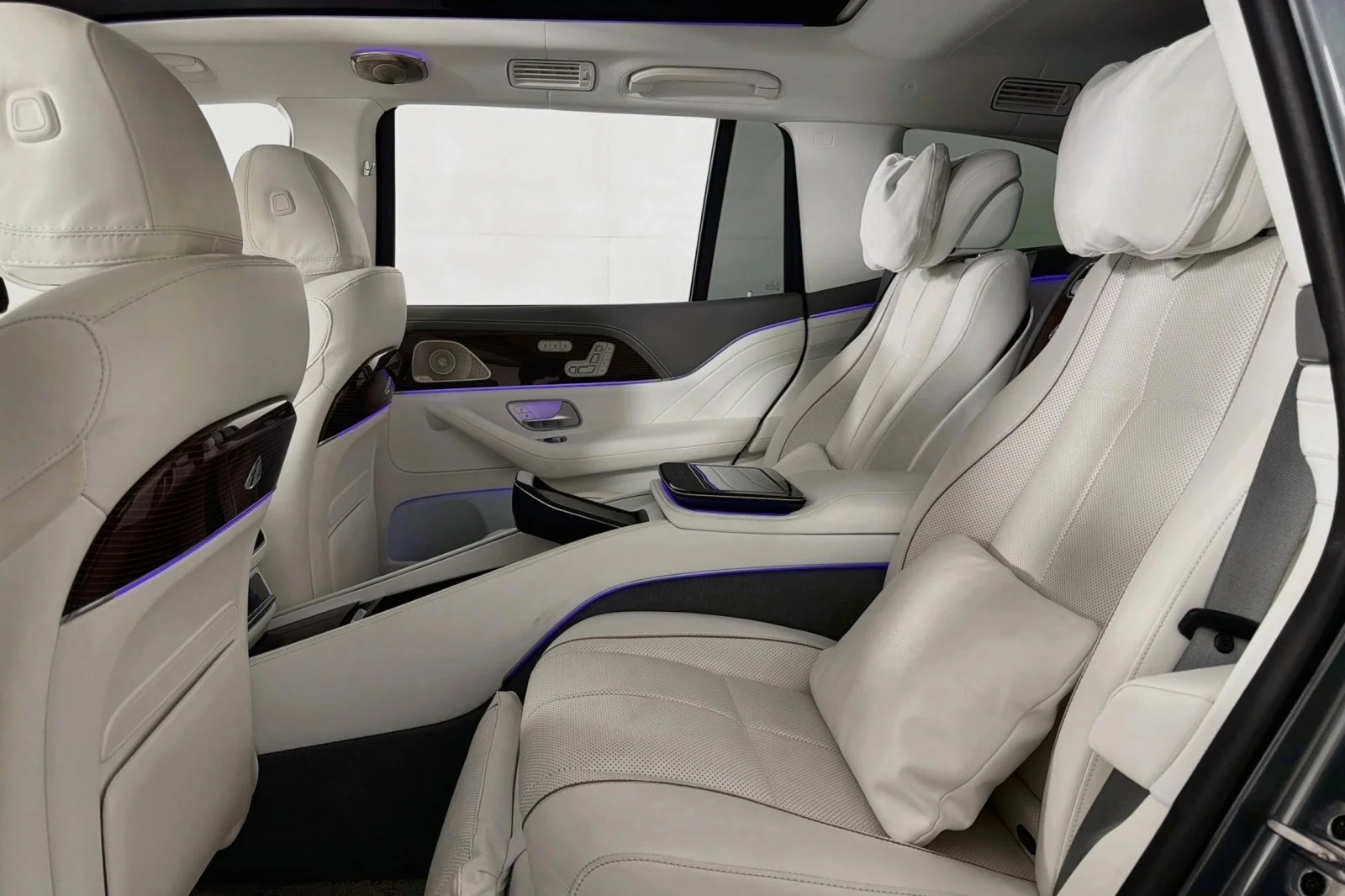 Certified Used 2023 Cirrus Silver Metallic Mercedes-Benz Maybach GLS 600 image 8