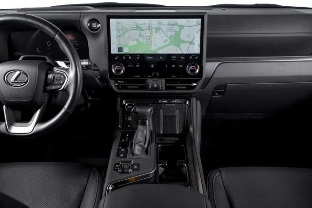 Used 2025 Incognito Lexus 550 Premium+ image 34