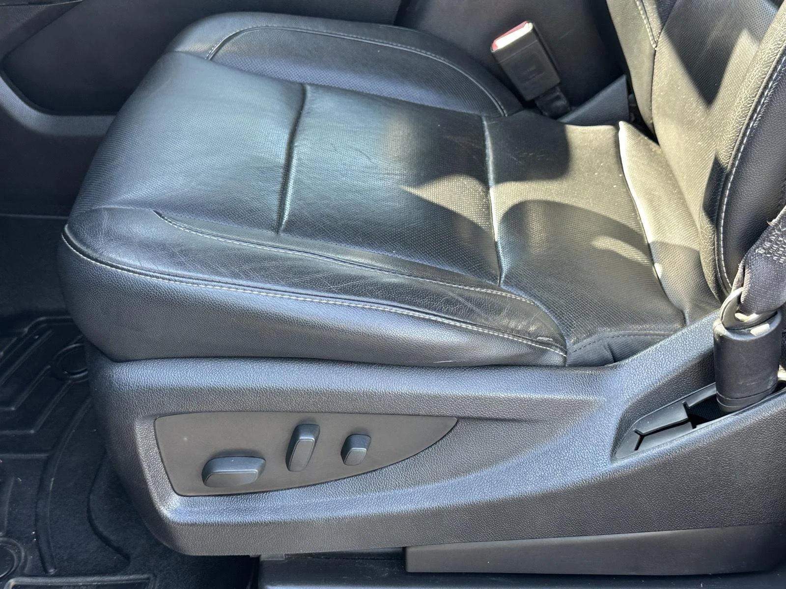 Used 2017 Black Chevrolet Premier image 10