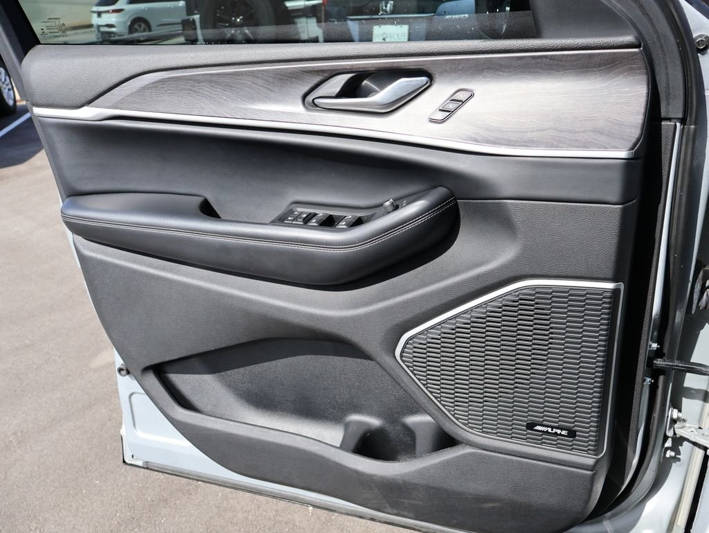 Used 2021 Silver Jeep Limited image 33